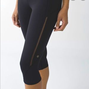 Lululemon vent it out crop